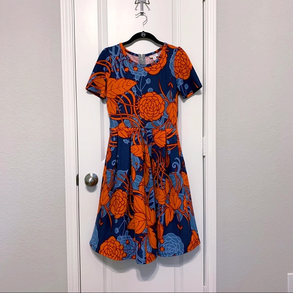 LuLaRoe Dresses & Skirts - Amelia dress